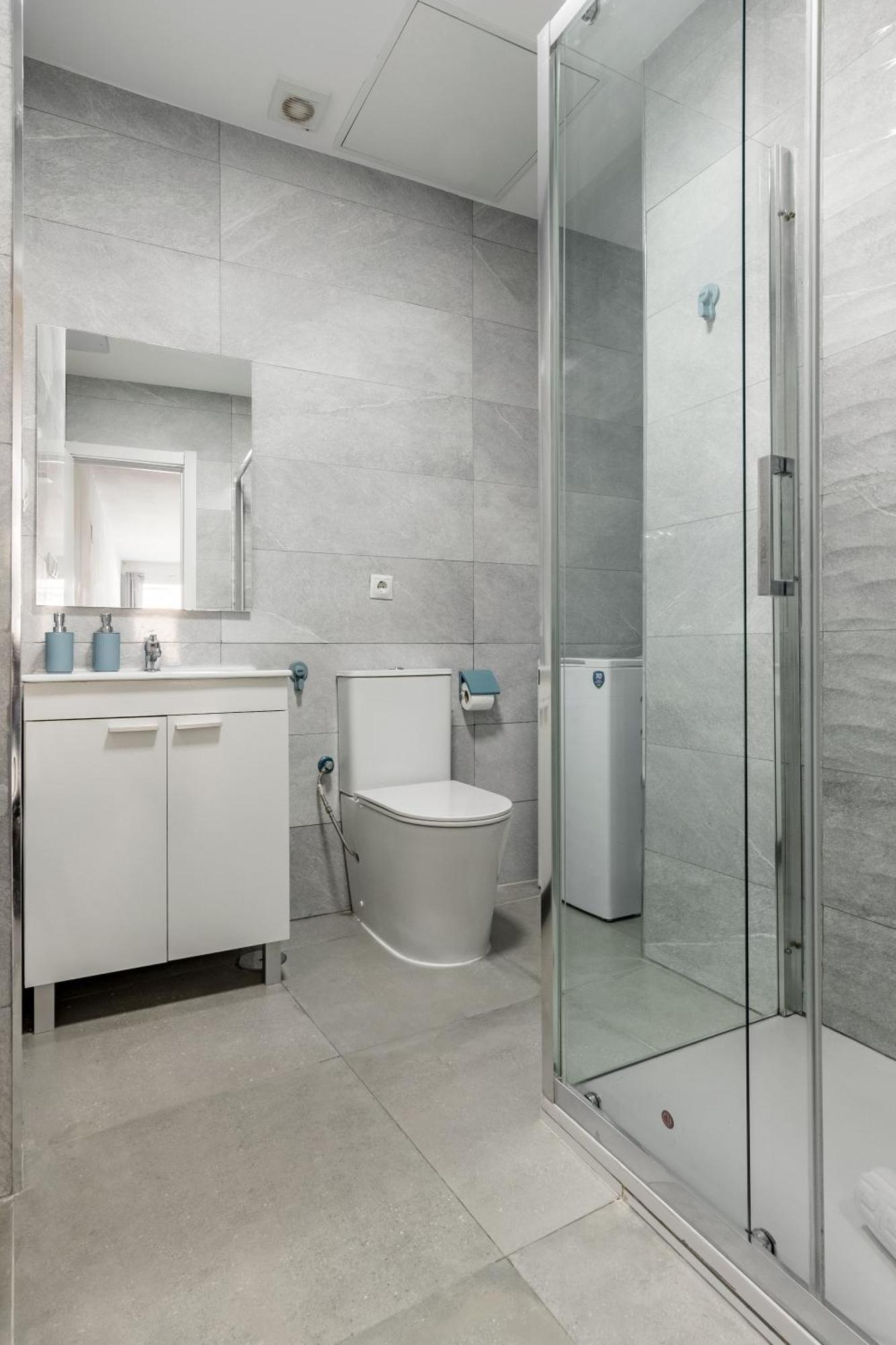 Charming Lucero Apartment Madrid Ngoại thất bức ảnh