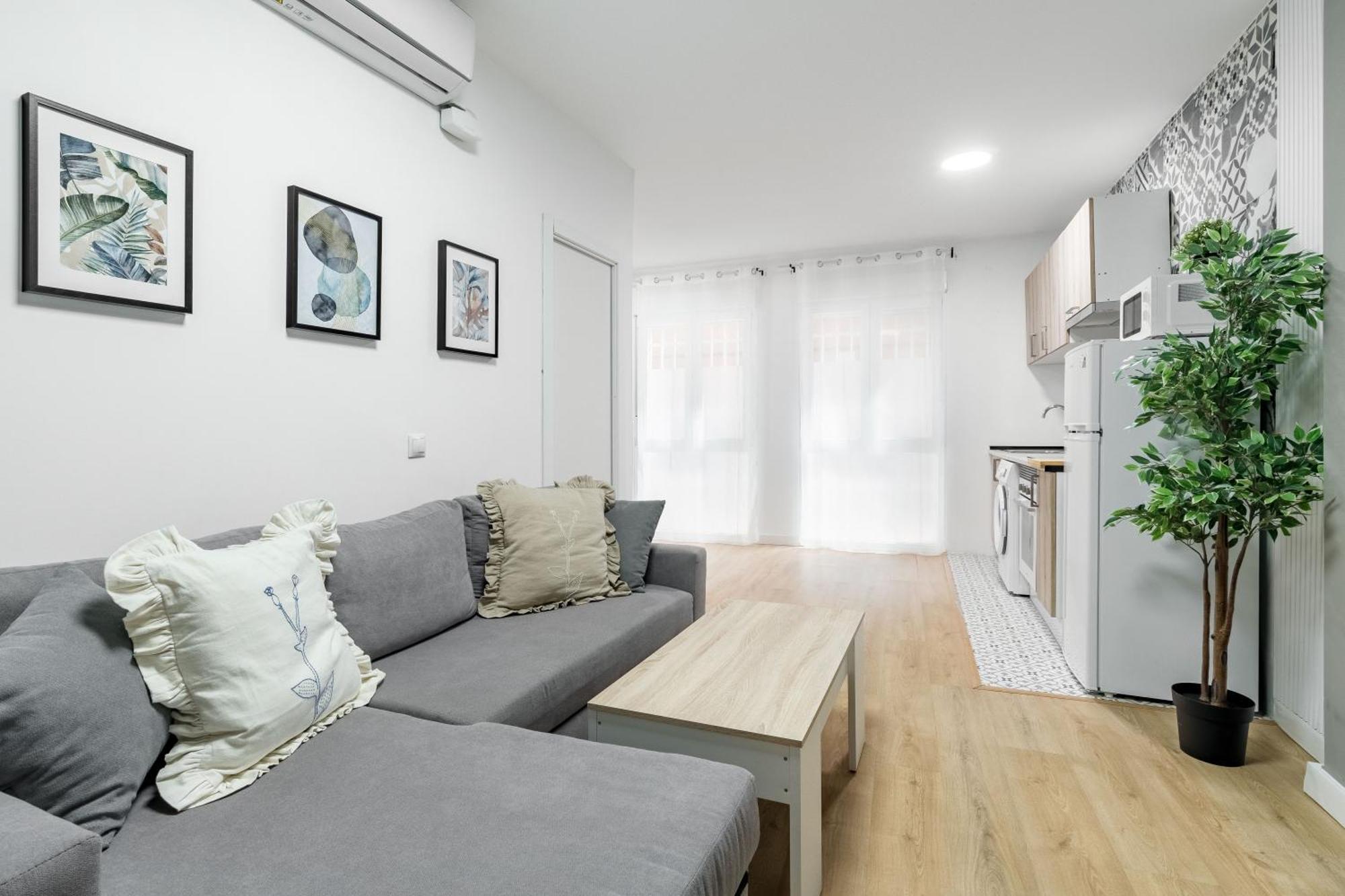 Charming Lucero Apartment Madrid Ngoại thất bức ảnh