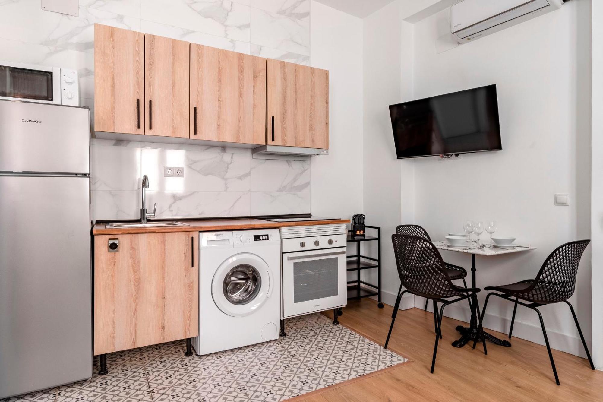 Charming Lucero Apartment Madrid Ngoại thất bức ảnh